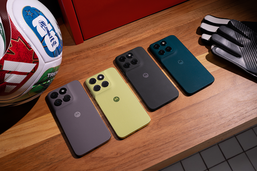 Motorola moto g77 w czterech wersjach kolorystycznych
